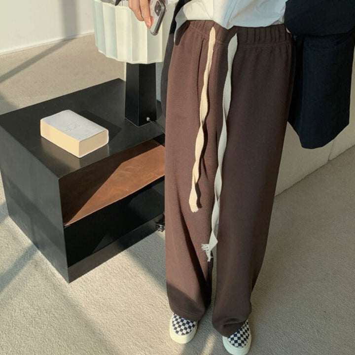 Pantaloni tuta ampi con gamba dritta