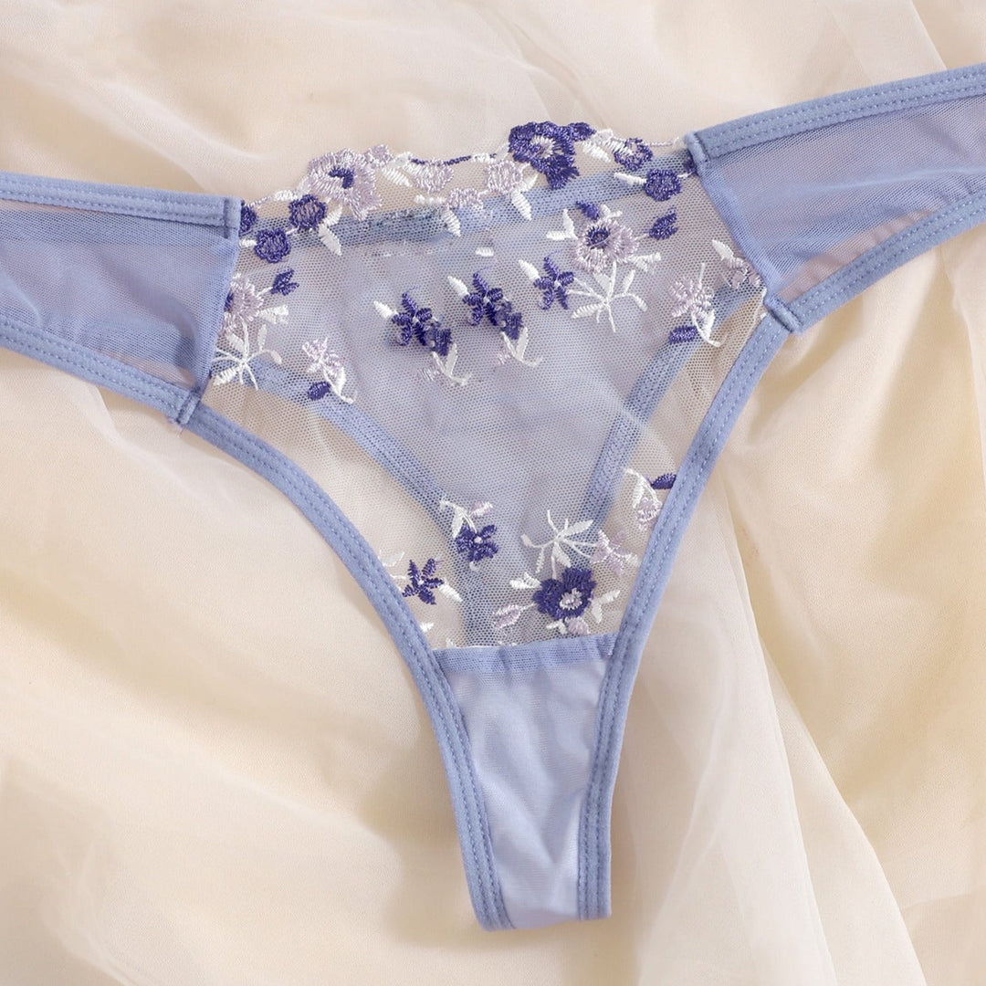 Completo intimo con pizzo floreale