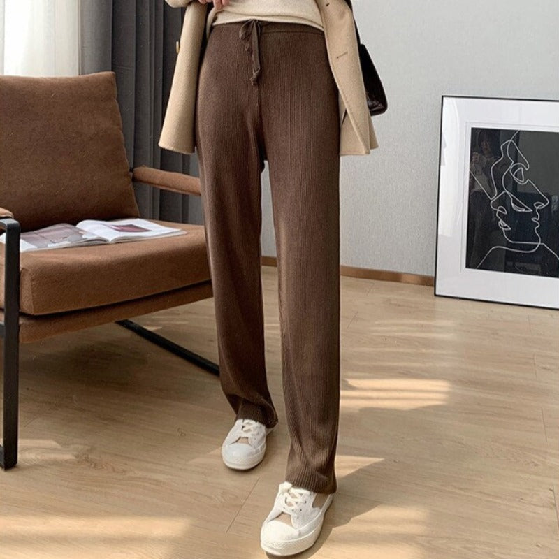 Pantaloni in cotone con laccetti e gamba dritta