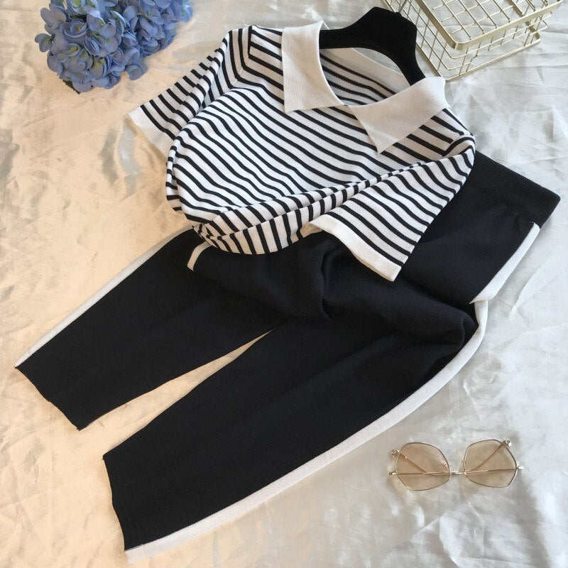 Completo homewear con t-shirt al collo