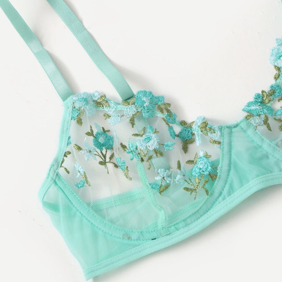 Completo intimo con pizzo floreale