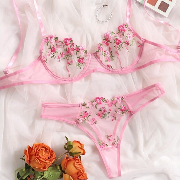 Completo intimo con pizzo floreale