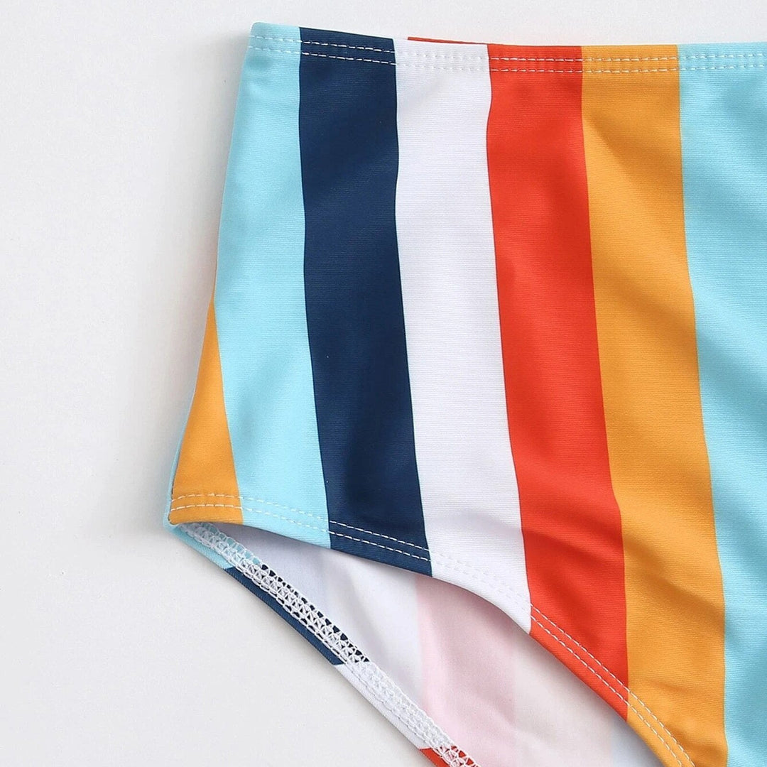 Costume da bagno a righe verticali