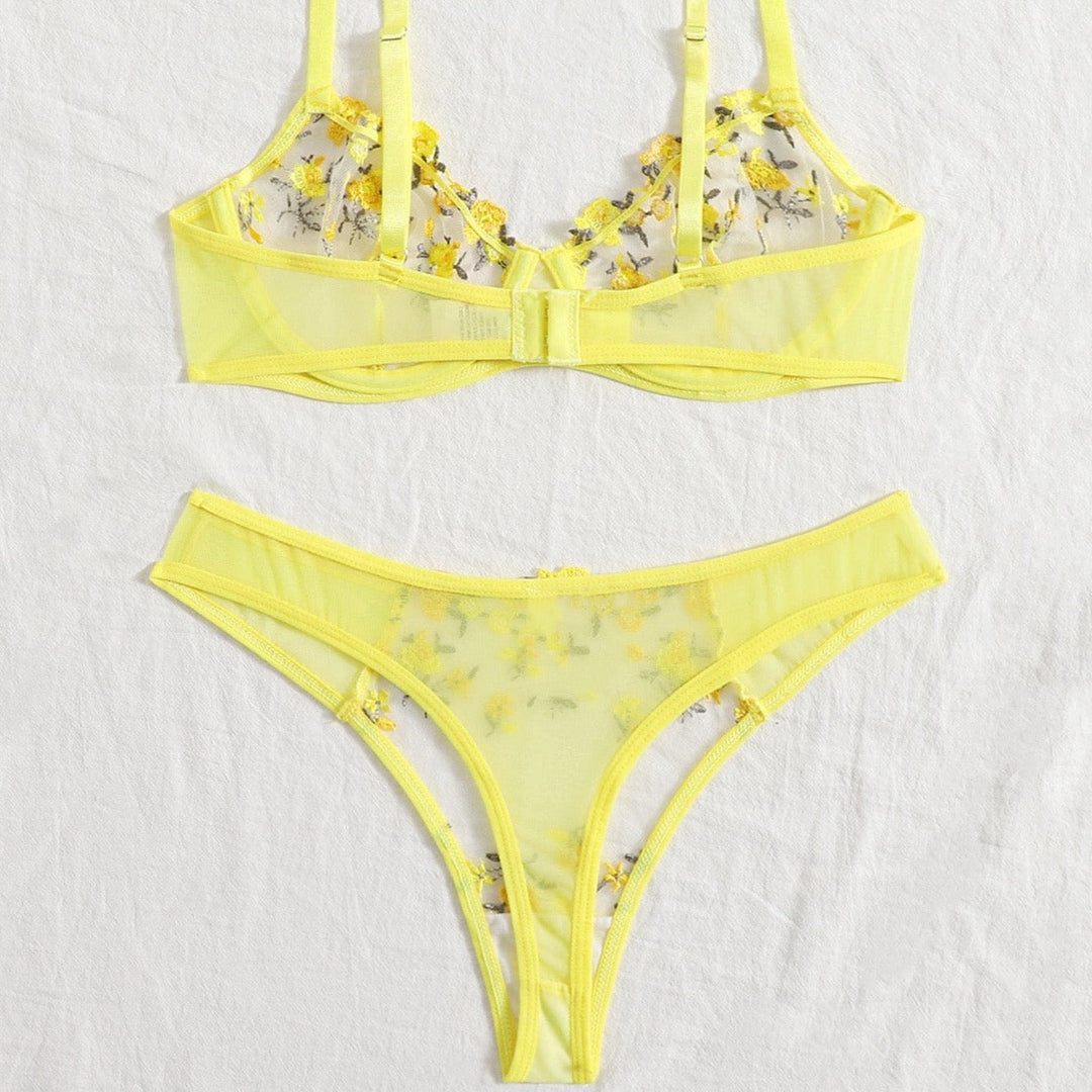 Completo intimo con pizzo floreale