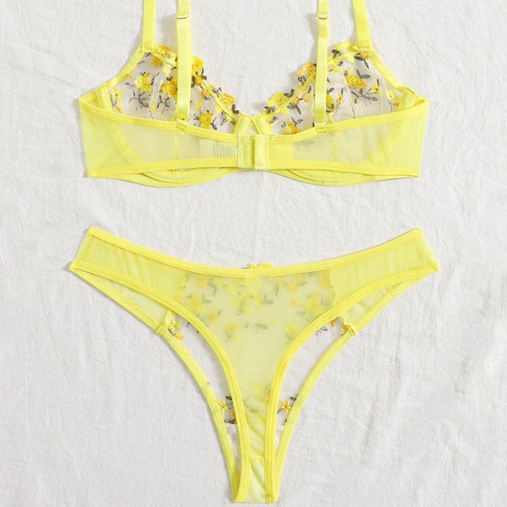 Completo intimo con pizzo floreale
