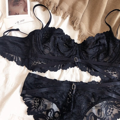 Completo intimo in pizzo trasparente