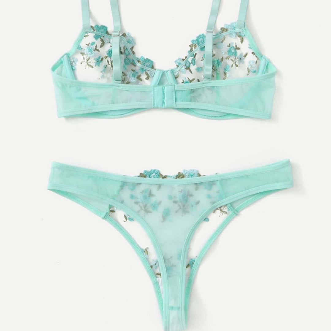 Completo intimo con pizzo floreale
