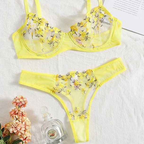 Completo intimo con pizzo floreale