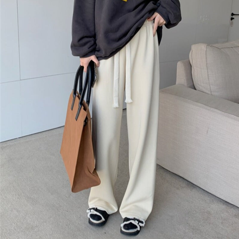 Pantaloni tuta ampi con gamba dritta