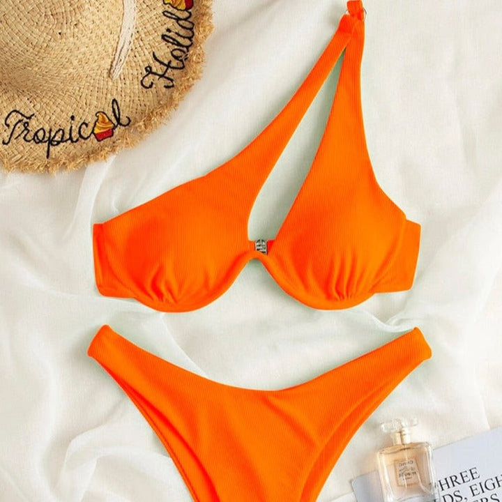 Costume 2 pezzi con spalla scoperta