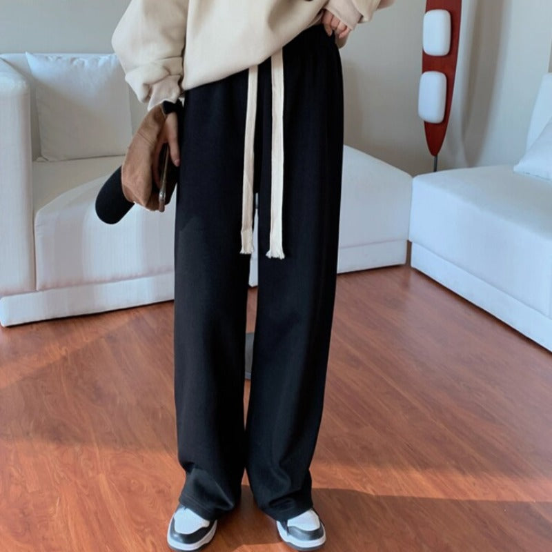 Pantaloni tuta ampi con gamba dritta
