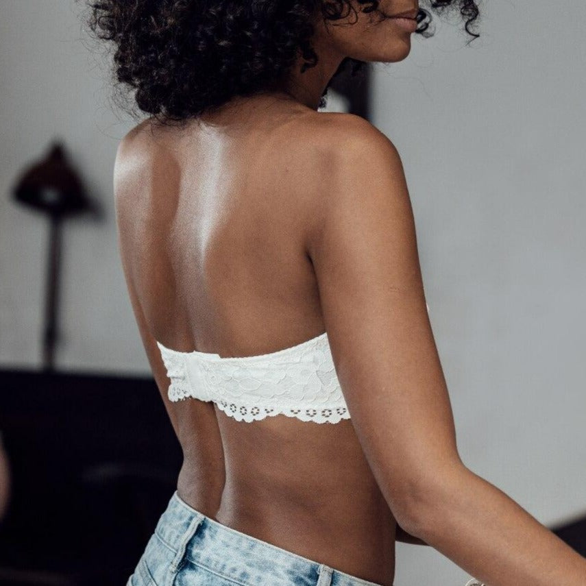 Reggiseno senza spalline con elegante pizzo