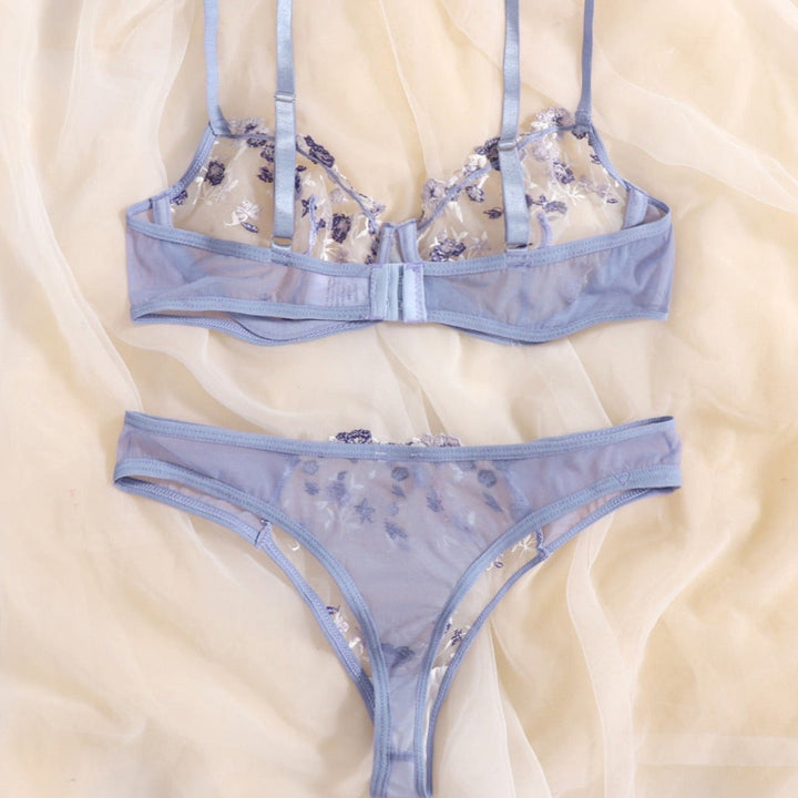 Completo intimo con pizzo floreale