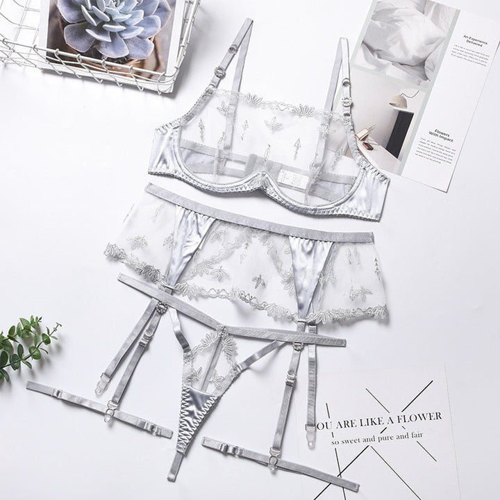 Completo intimo in rete con inserti in raso