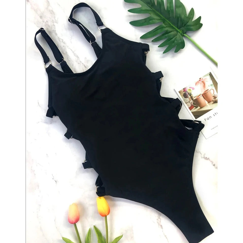 Costume da bagno con tagli sui lati