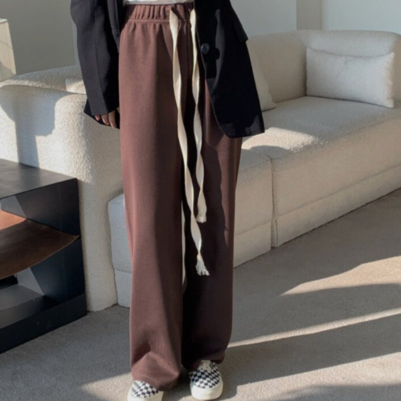 Pantaloni tuta ampi con gamba dritta