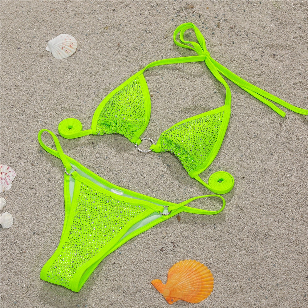 Bikini con scollo decorato con brillanti