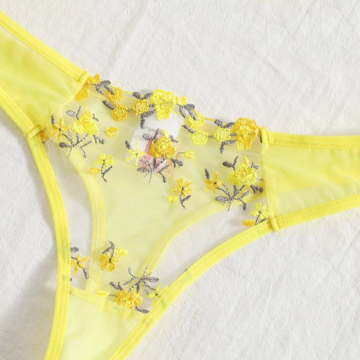 Completo intimo con pizzo floreale
