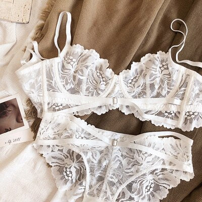 Completo intimo in pizzo trasparente