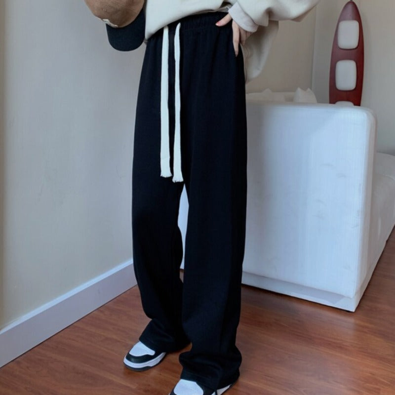 Pantaloni tuta ampi con gamba dritta