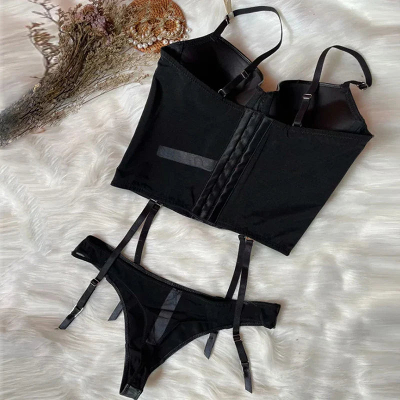 Completo intimo con corsetto in similpelle