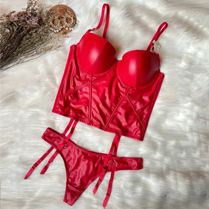 Completo intimo con corsetto in similpelle