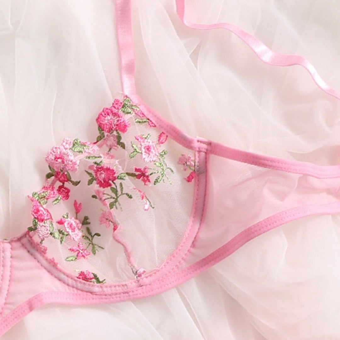 Completo intimo con pizzo floreale
