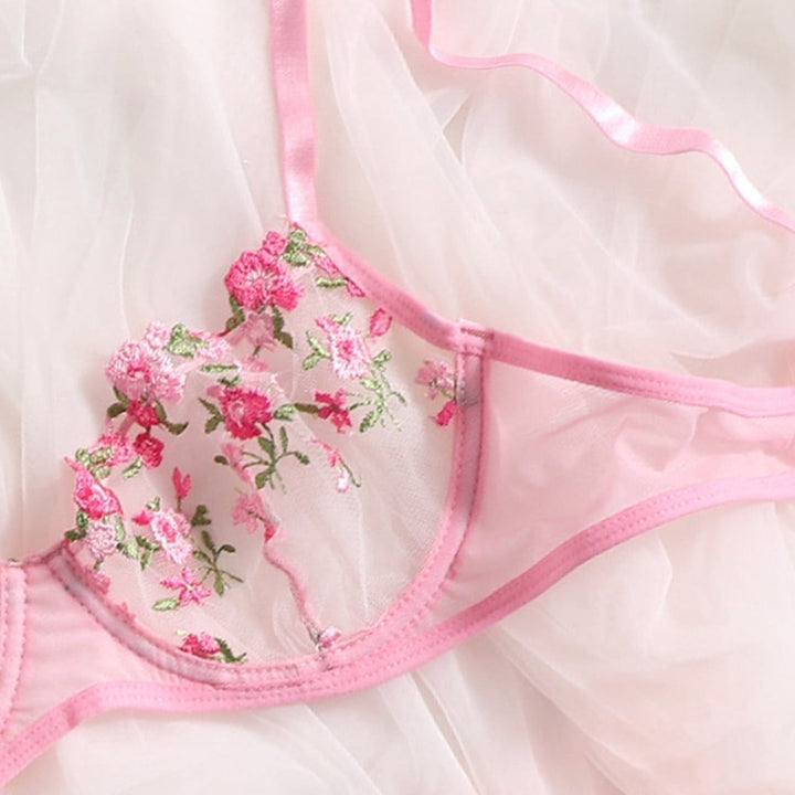 Completo intimo con pizzo floreale