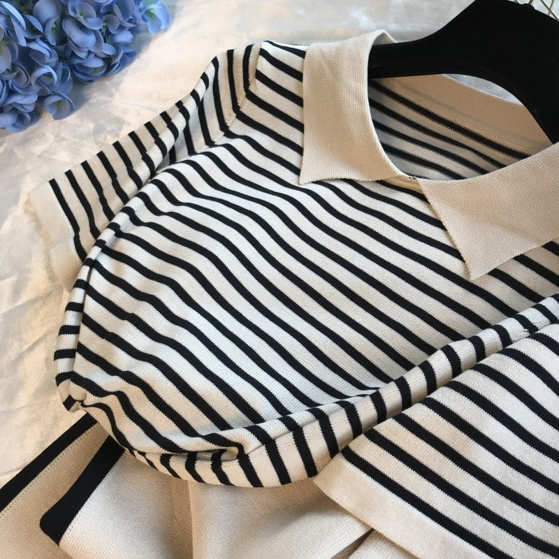 Completo homewear con t-shirt al collo