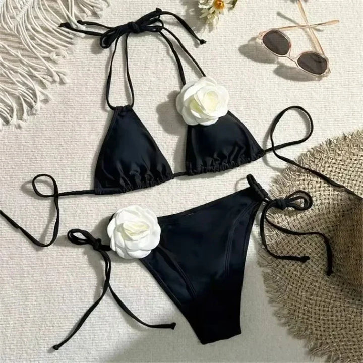 Costume da bagno con laccetti