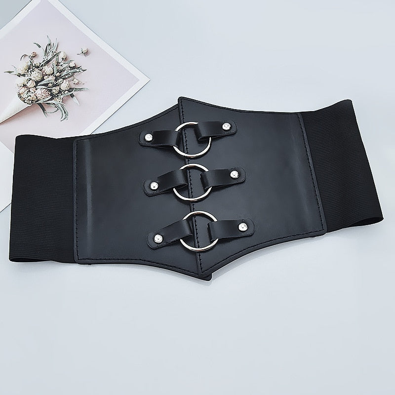 Corsetto ampio con chiusura decorativa