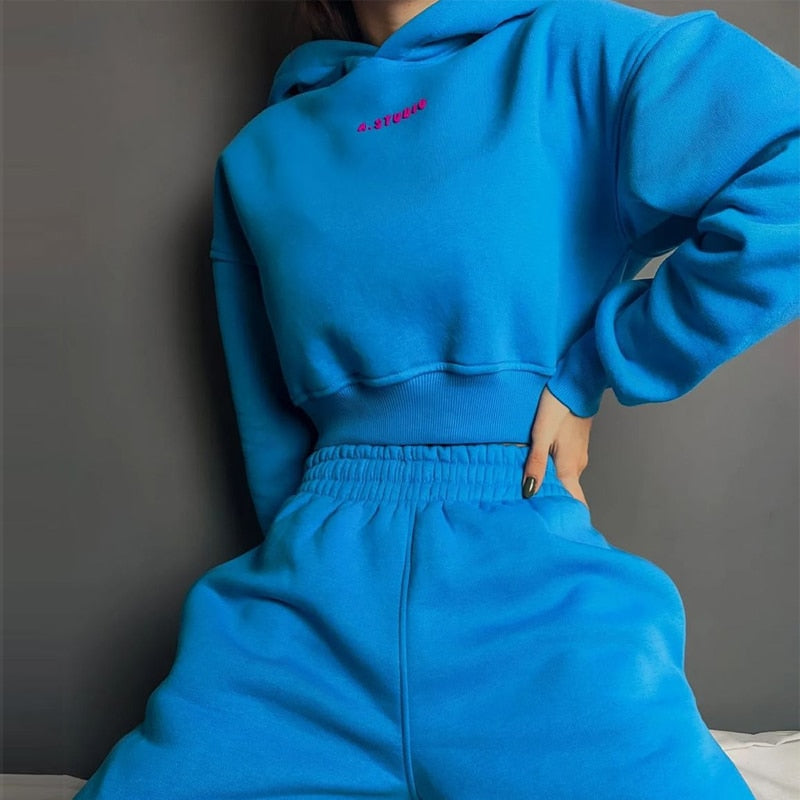 Completo abbigliamento homewear in felpa