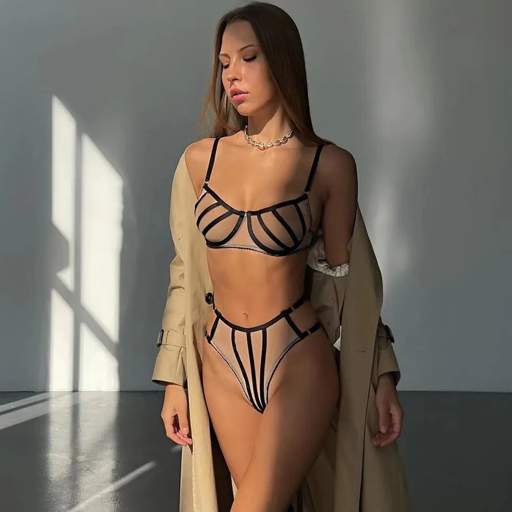 Set di lingerie trasparente a 3 pezzi