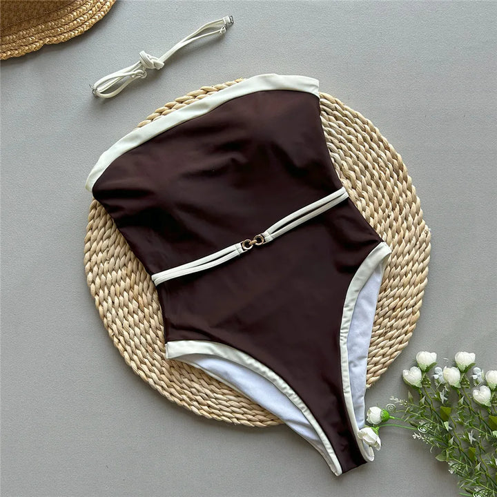 Elegante costume da bagno intero