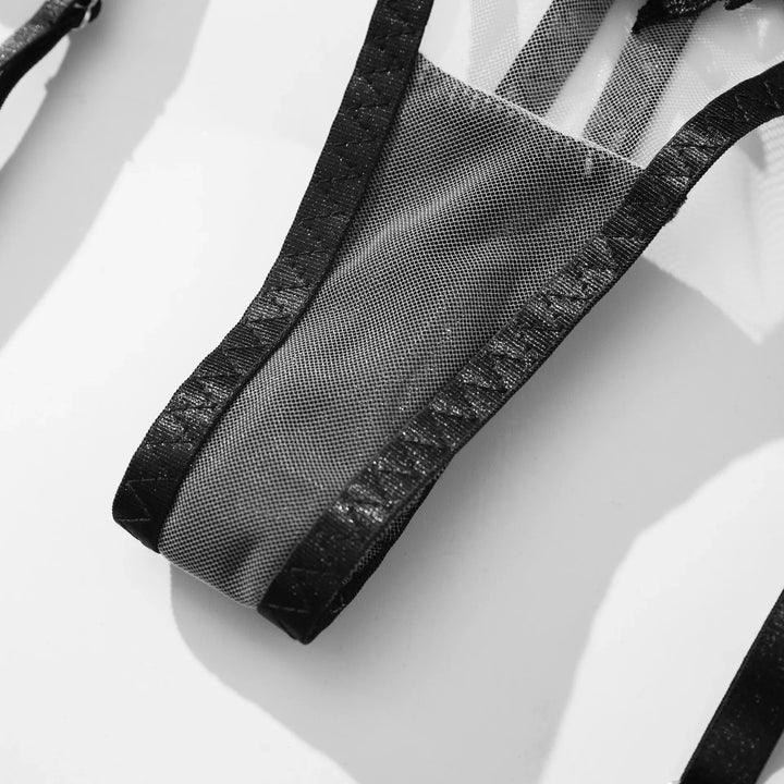 Biancheria intima sensuale ricamata