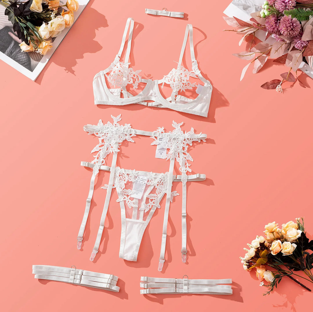 Biancheria intima sensuale ricamata