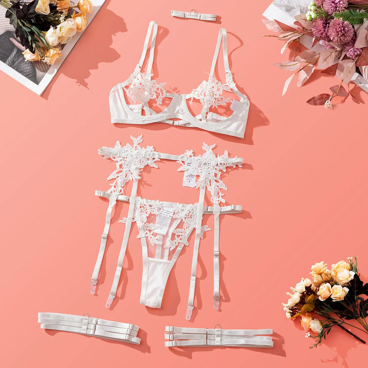 Biancheria intima sensuale ricamata