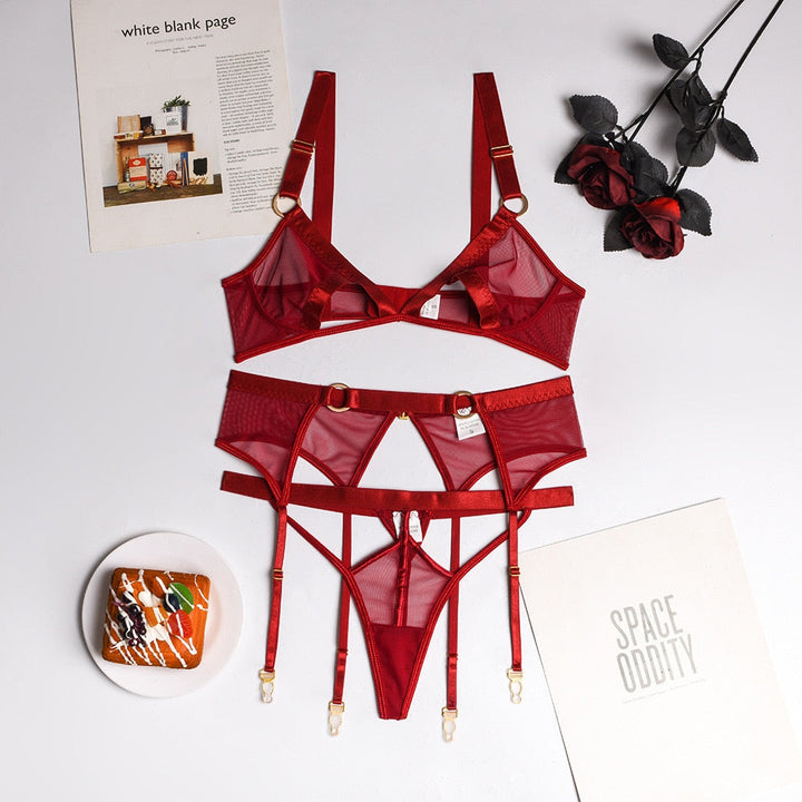 Completo intimo in rete con cintura