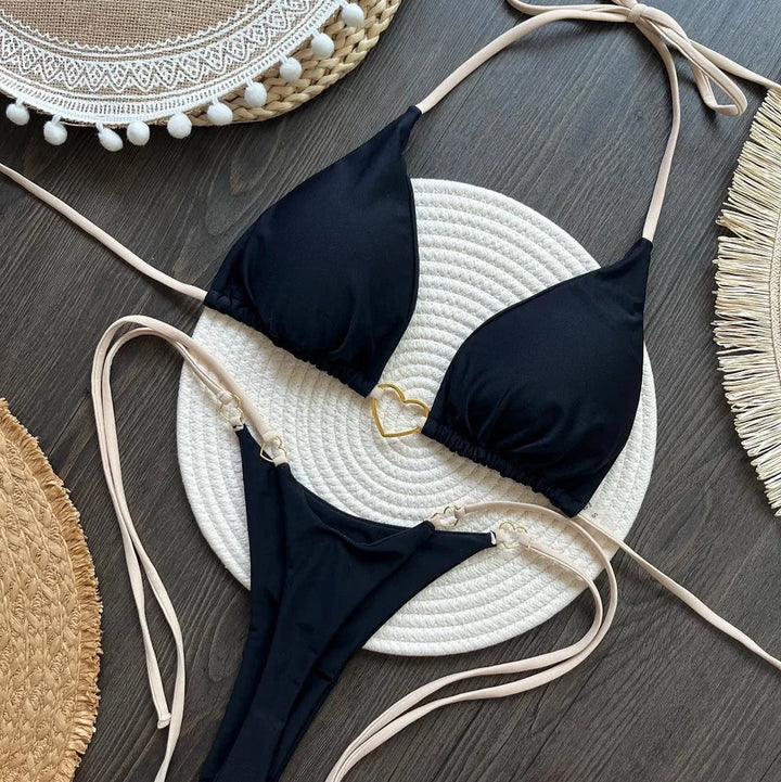 Bikini a due pezzi con laccetti