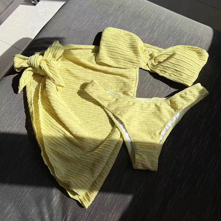 Set spiaggia, costume da bagno e gonna