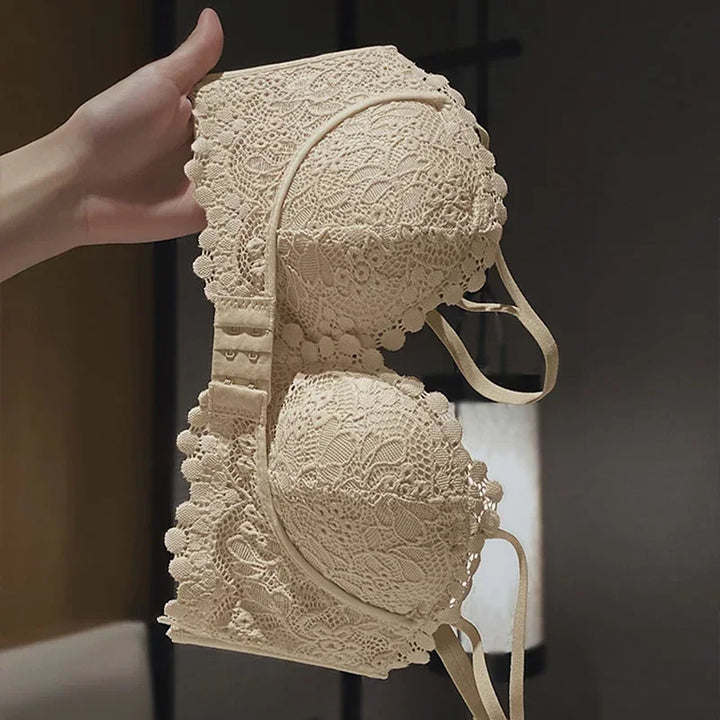 Reggiseno in pizzo per seni piccoli