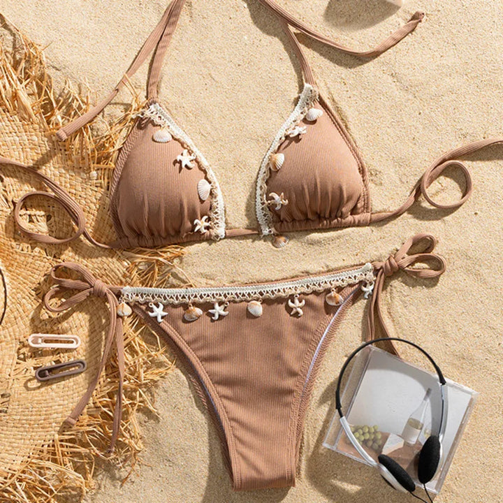 Costume da bagno con conchiglie
