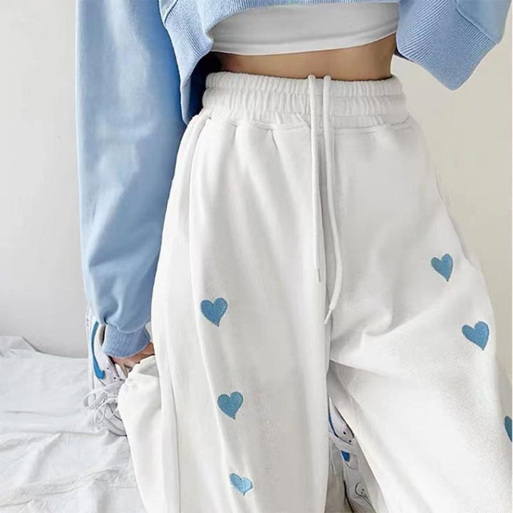 Pantaloni tuta comodi con cuoricini