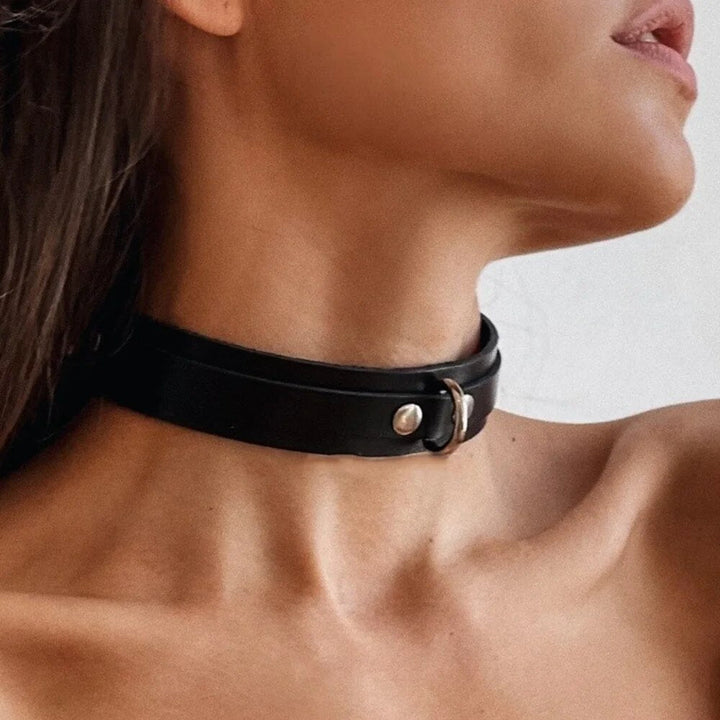 Collarino con guinzaglio