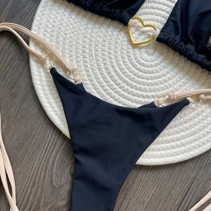 Bikini a due pezzi con laccetti