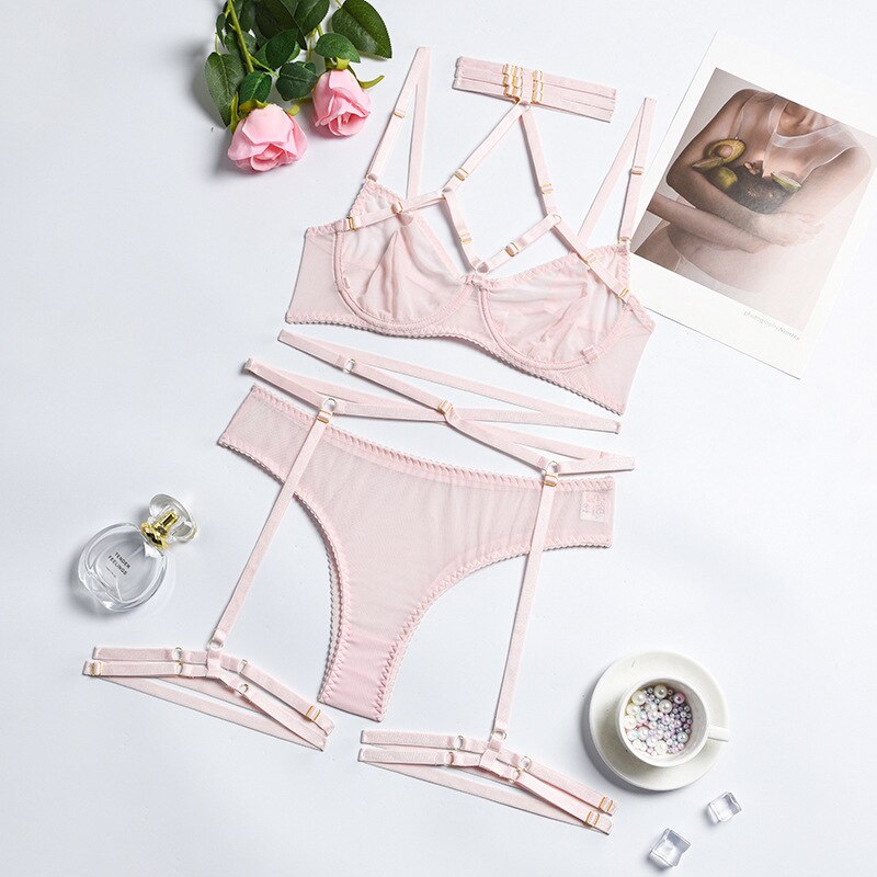Completo intimo 3 pezzi in rete con nastri decorativi