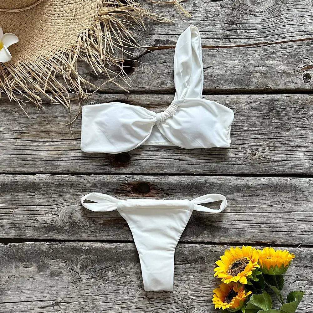 Bikini con un braccio