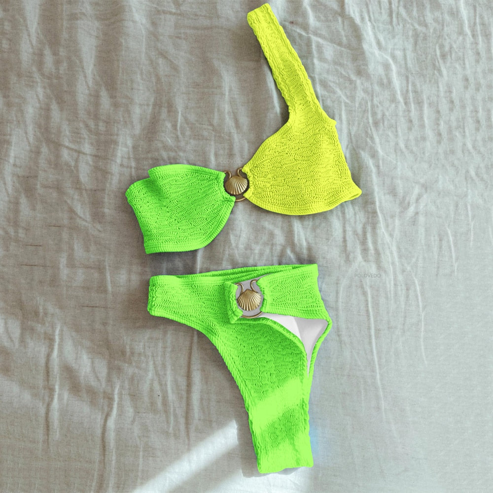Costume da bagno a due pezzi in tessuto rigato monospalla con vita alta e dettagli a conchiglia