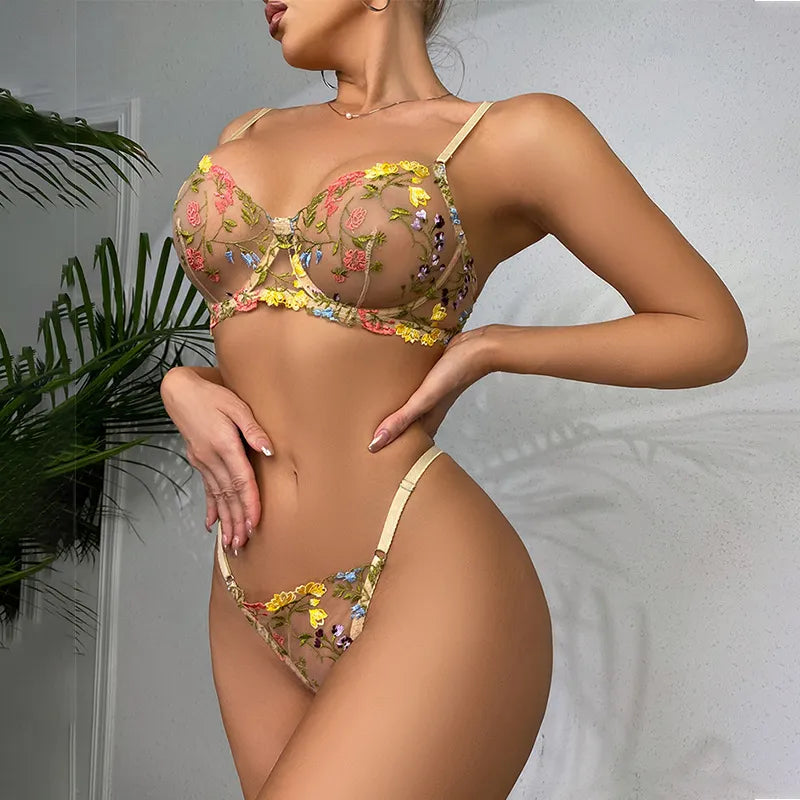 Set di lingerie con fiori colorati e ricamati