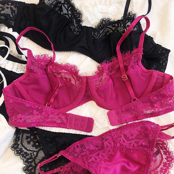 Completo intimo con finiture in pizzo